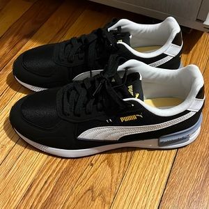 Puma Sneakers